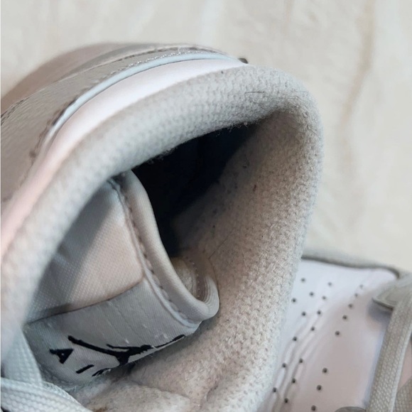 🎉 HOST PICK🥳 Air Jordan 1 Mid Grey Camo - Picture 16 of 16